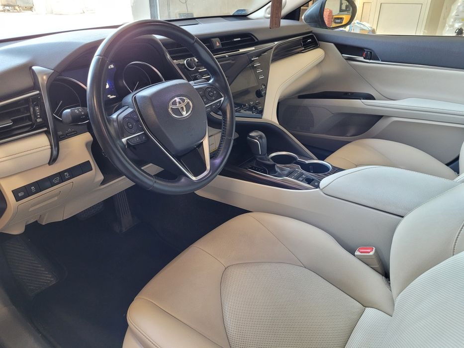 Toyota Camry Executive + pakiet VIP + pakiet light + pakiet cargo