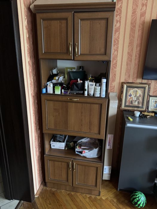 Прода стінку з чотирьх елементів