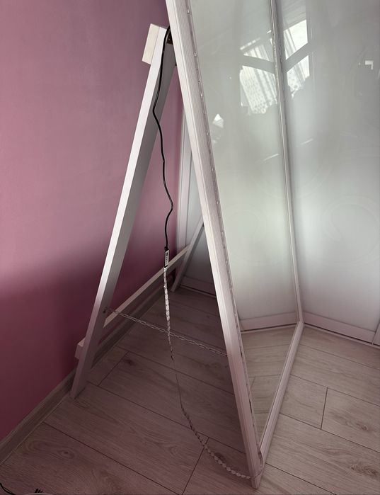 Дзеркало підлогове біле