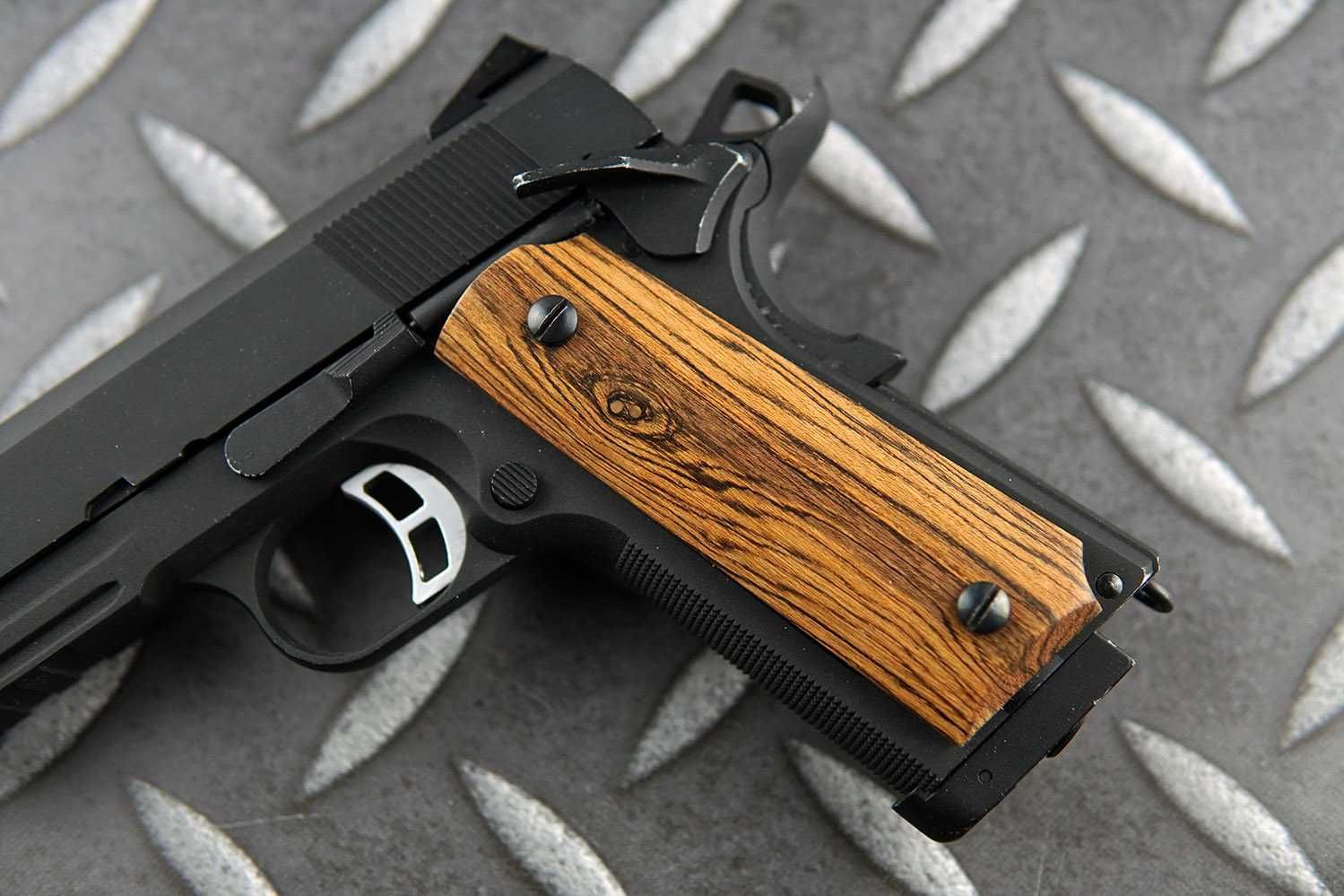 Chwyt Colt 1911A1 grip rękojeść drewno wiatrówka poznań norinco 45ACP