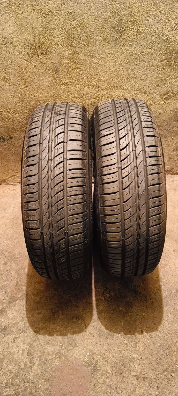 Opony Pirelli Cinturato P1 175/65 R15 jak nowe 2 sztuki