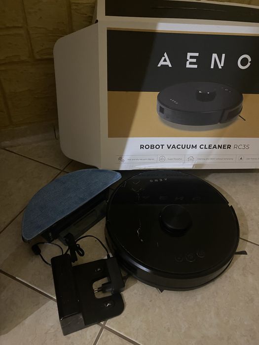 Робот пилісос б/у чорний