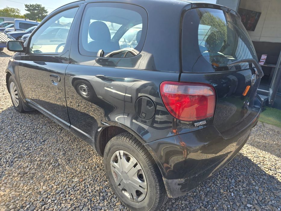 Toyota Yaris 1.0 uszkodzona pali jeździ