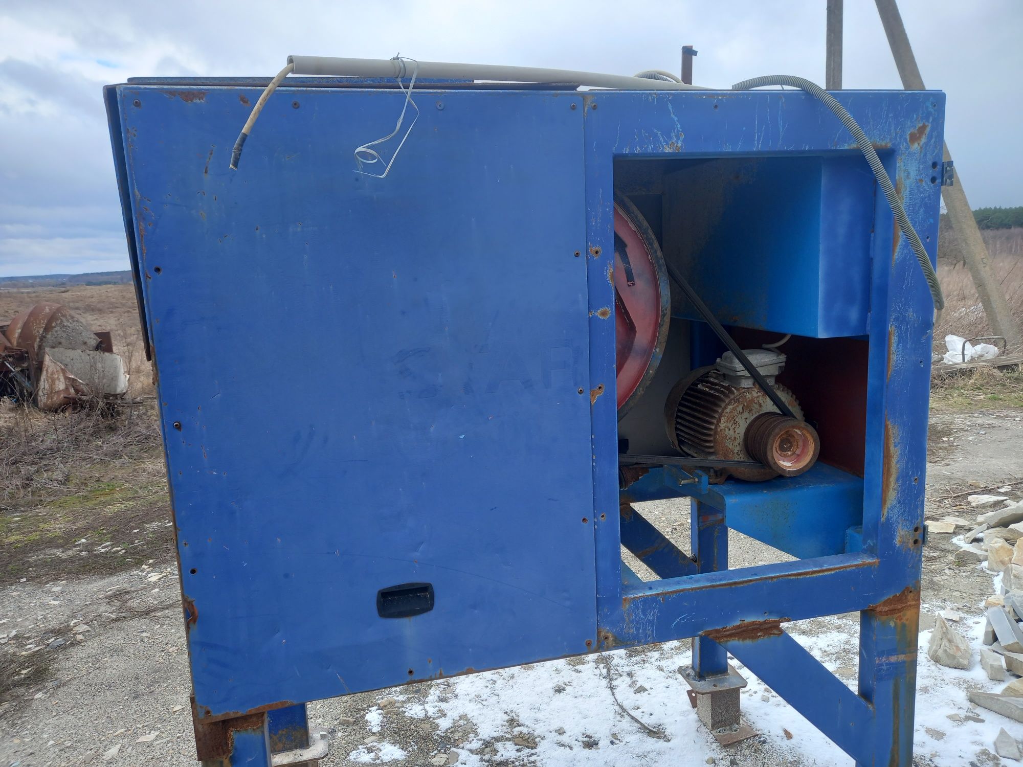 Продам щокову німецьку дробілку.