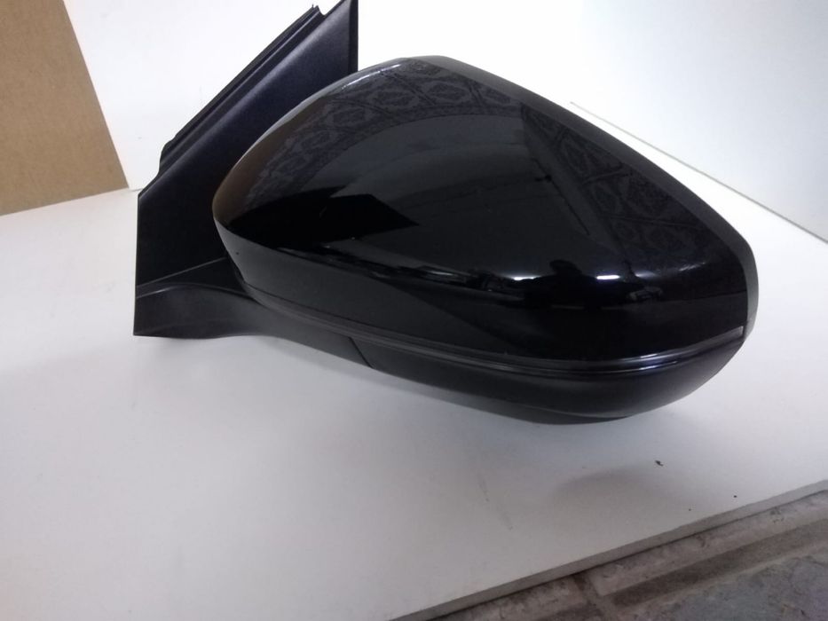 Espêlho retrovisor esquerdo, para Peugeot 3008 de 2019.