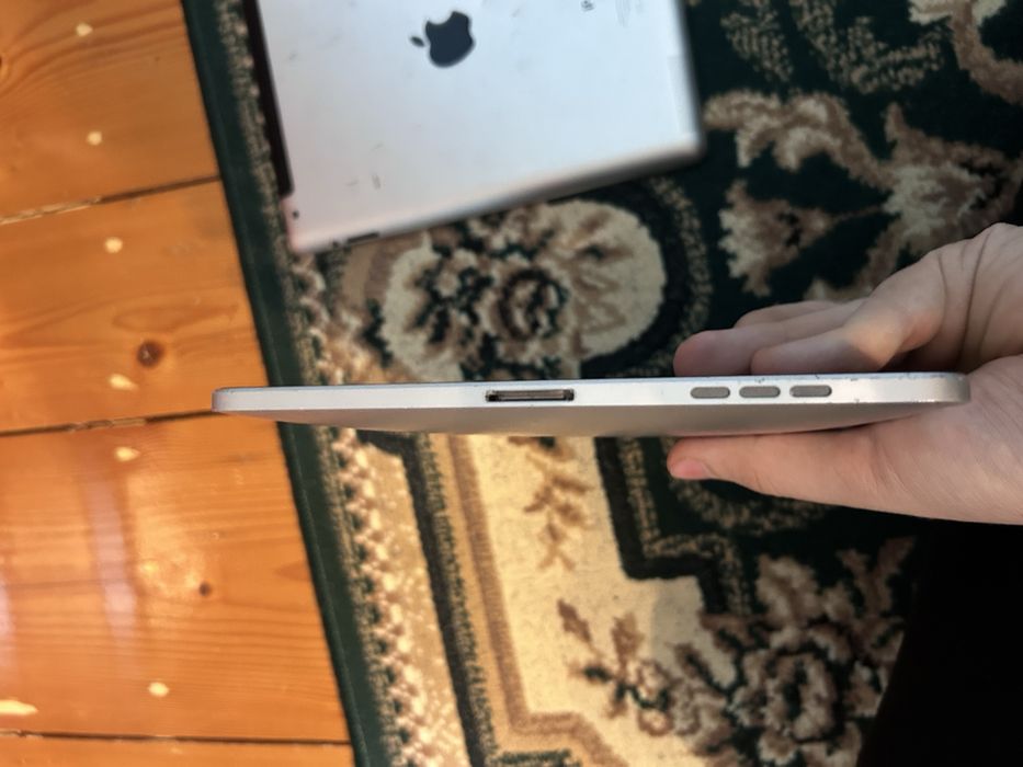 Планшети Ipad 1 3g та Ipad 2 3g