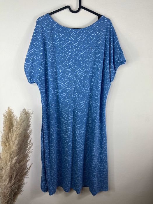 Niebieska wiskozowa sukienka w białe groszki Body Flirt rozmiar 52/54