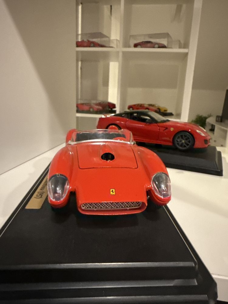 Ferrari Bburago 1/24 testarossa