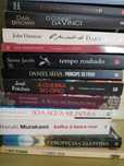 Livros variados em bom estado