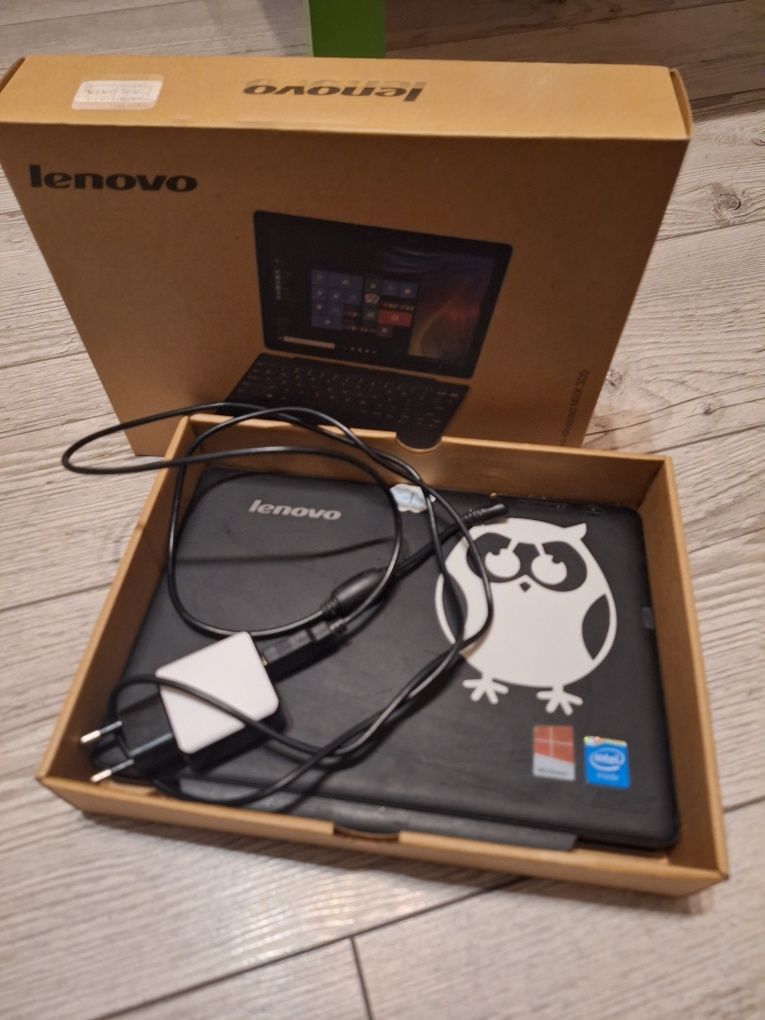 Lenovo Miix 300- tablet  2 w 1