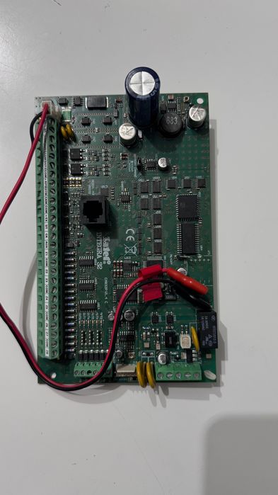 Centralka Satel integra 32