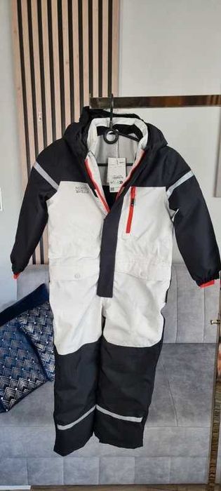 Kombinezon narciarski z kapturem nieprzemakalny C&A r.128