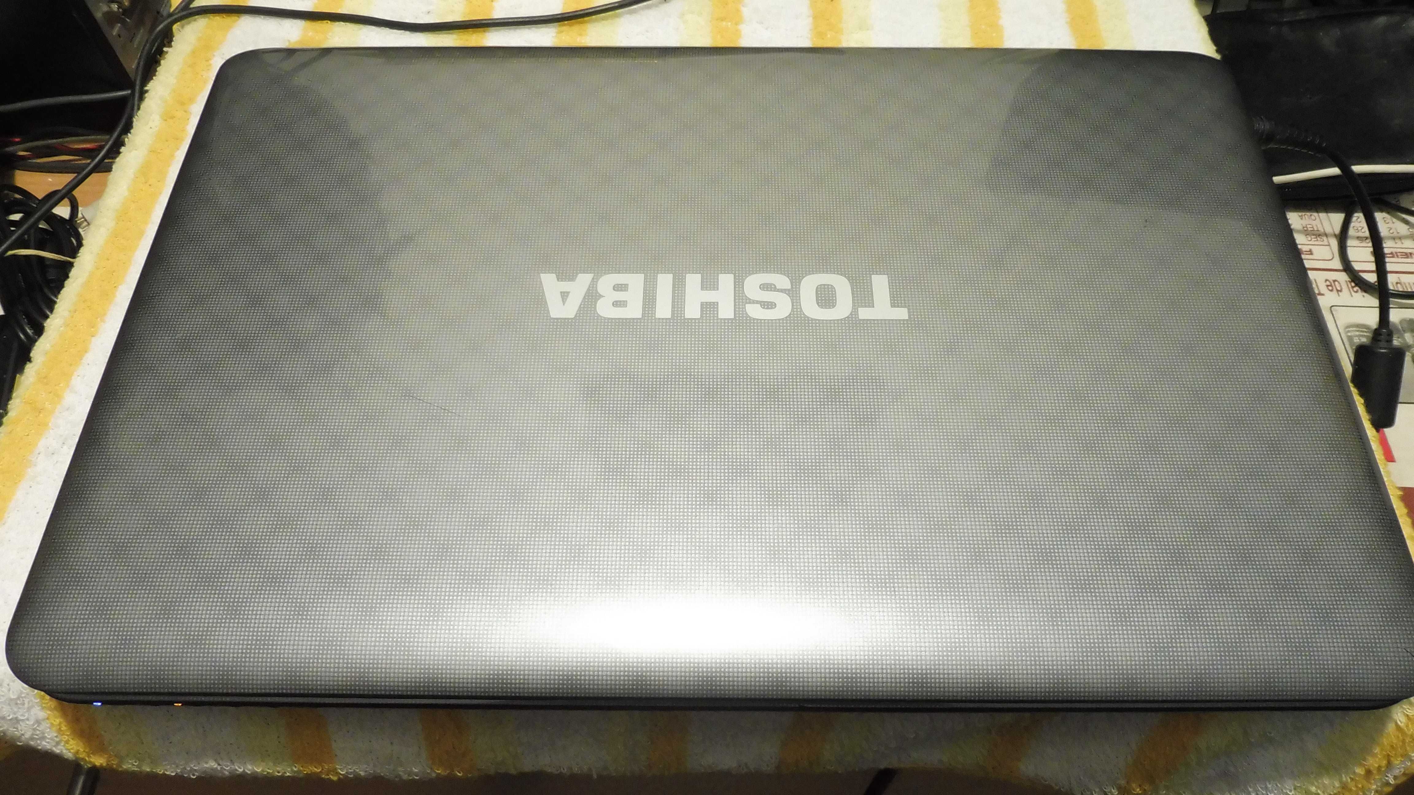 Portátil Toshiba core i5 (como novo)