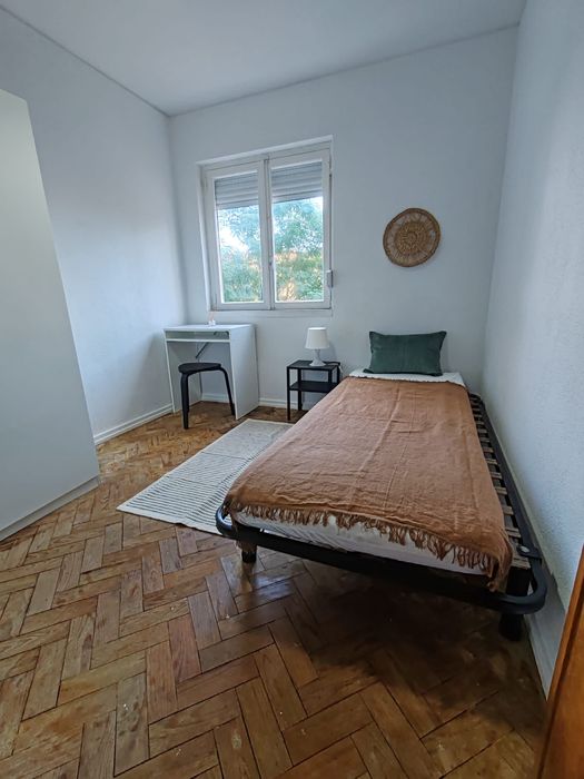 Quarto individual s/caução Olivais
