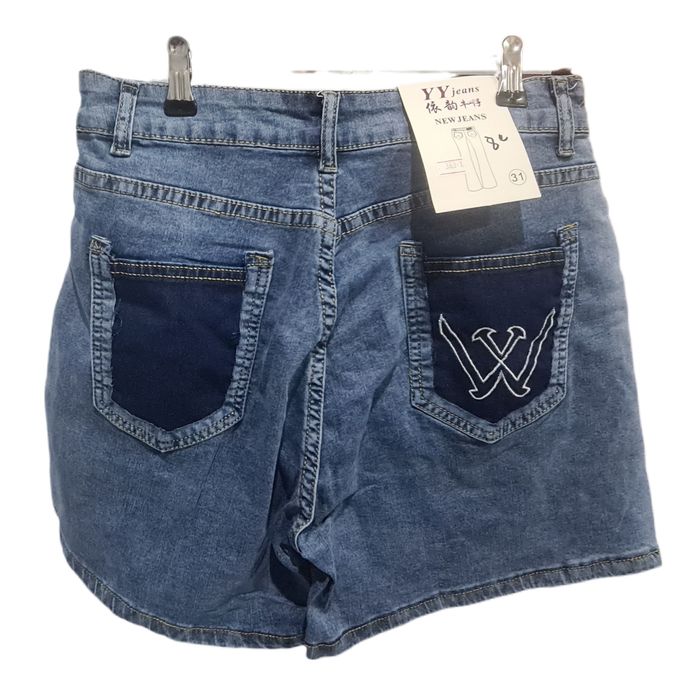 Calções novos com etiqueta