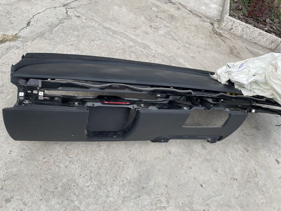 Продам панель Tesla model 3.2023.ПОД ВОСТАНОВЛЕНИЯ