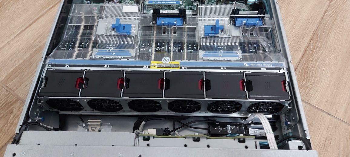 Сервер HP ProLiant DL380p Gen8