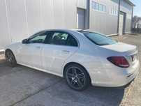 SPRZEDAM  pięknego Mercedesa  220d   , SALON , 2018r