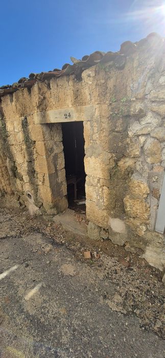 Casa para reabilitar com agua