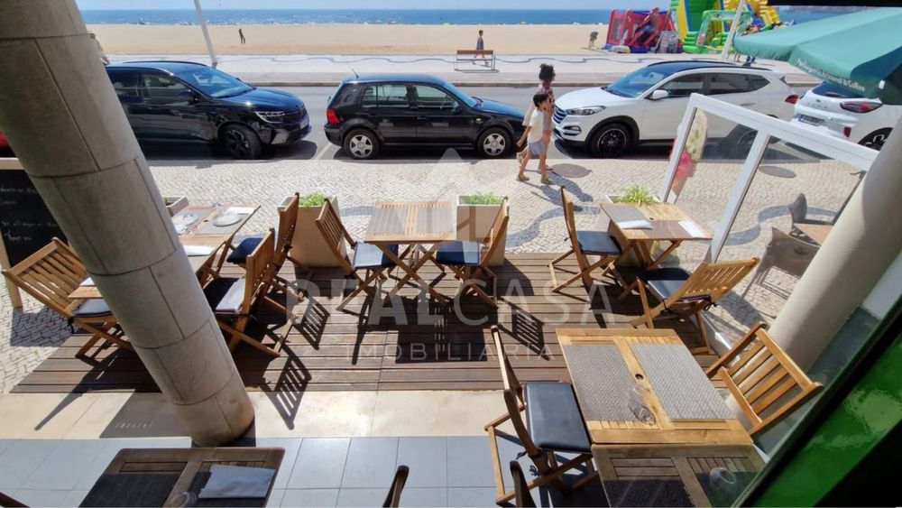 Casa de petiscos à beira mar