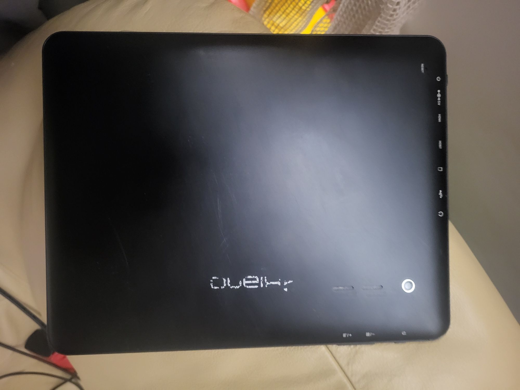 Sprzedam Tablet że zdjecia (Włącza się)