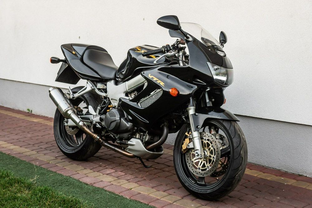 Honda VTR 1000 F 1997 RATY Wysyłka TRANSPORT Największy Wybór MOTO W PL