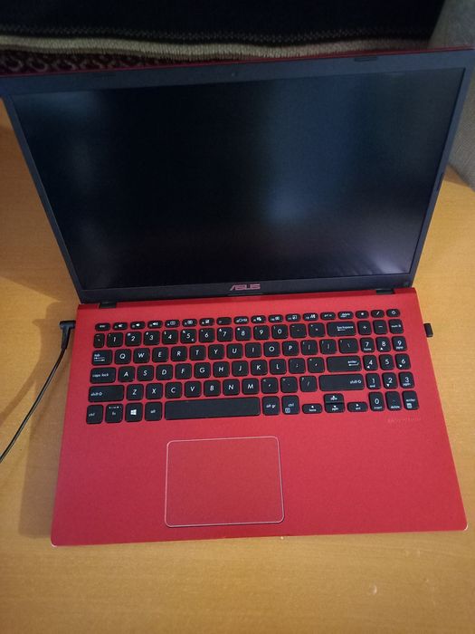 Ноутбук Asus в продажі