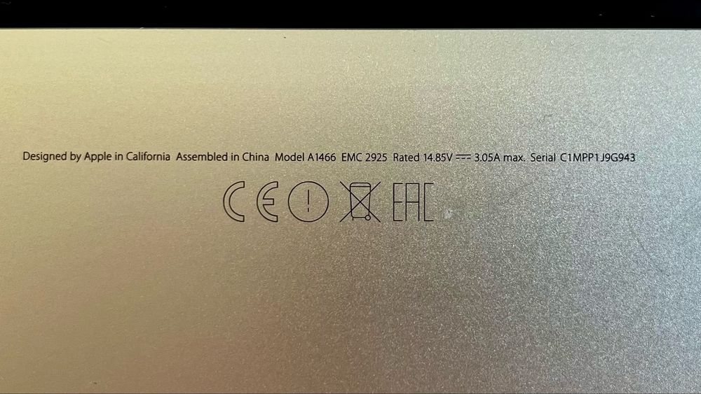 Laptop MacBook Air 7,2 A1466 13" - Intel Core i7 2,2 8GB, 128GB