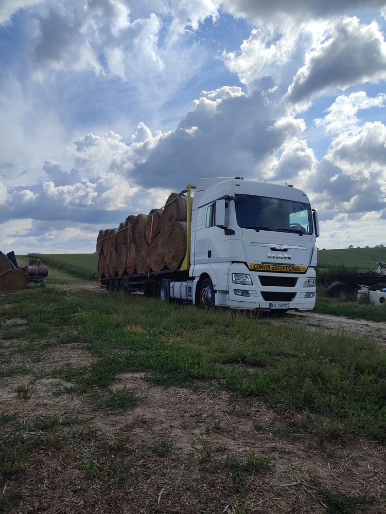 Transport slomy materiałów sypkich plodów rolnych