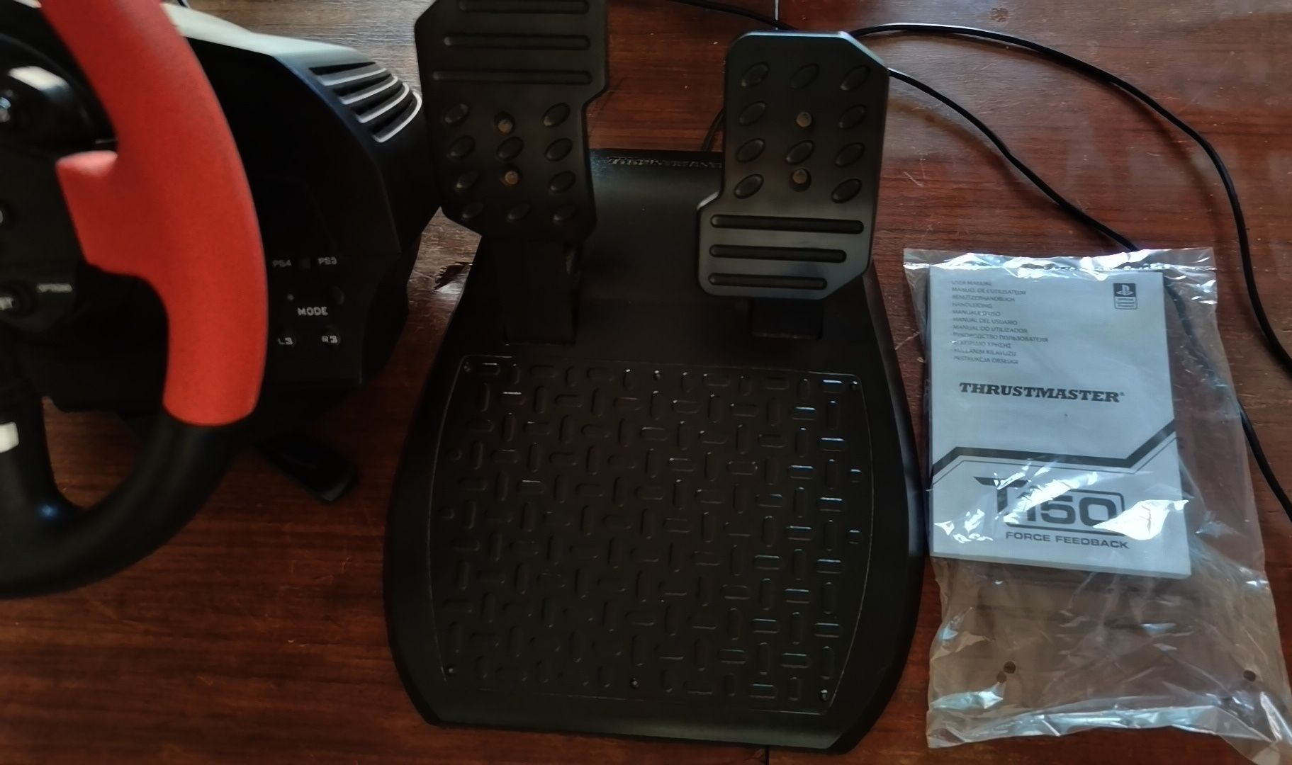 thrustmaster t150 ferrari (volante + pedais) Edição Especial