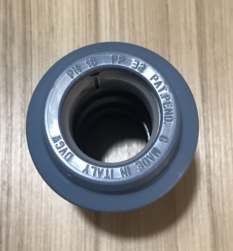 Муфта с резьбой Unidelta ПЭ 32x1 PN 16 наружная резьба