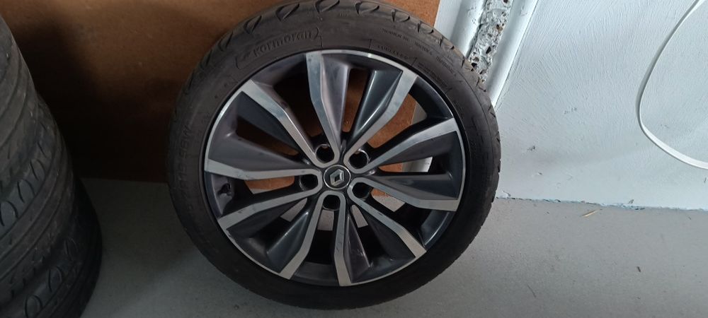 Renault Kajar 4 X koła z oryginalnymi felgami 19"