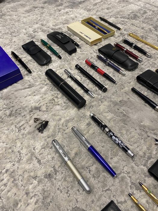 Шарикові ручки, перові ручки, механічні карандаші