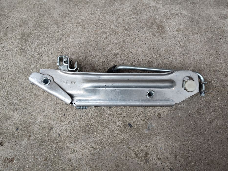 Домкрат Audi A6 c5 Volkswagen Passat b5 Golf 4 Skoda superb 1 гольф 4