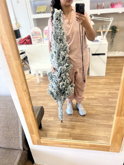 Arvore natal com neve 150cm + decoracao dourada