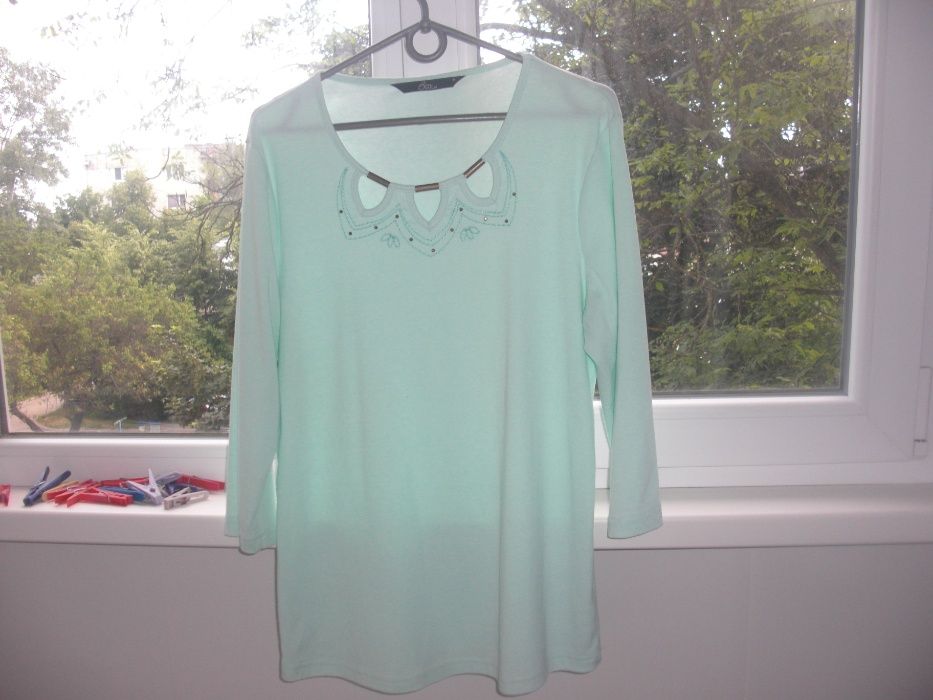 блуза нежно зеленого цвета р 54