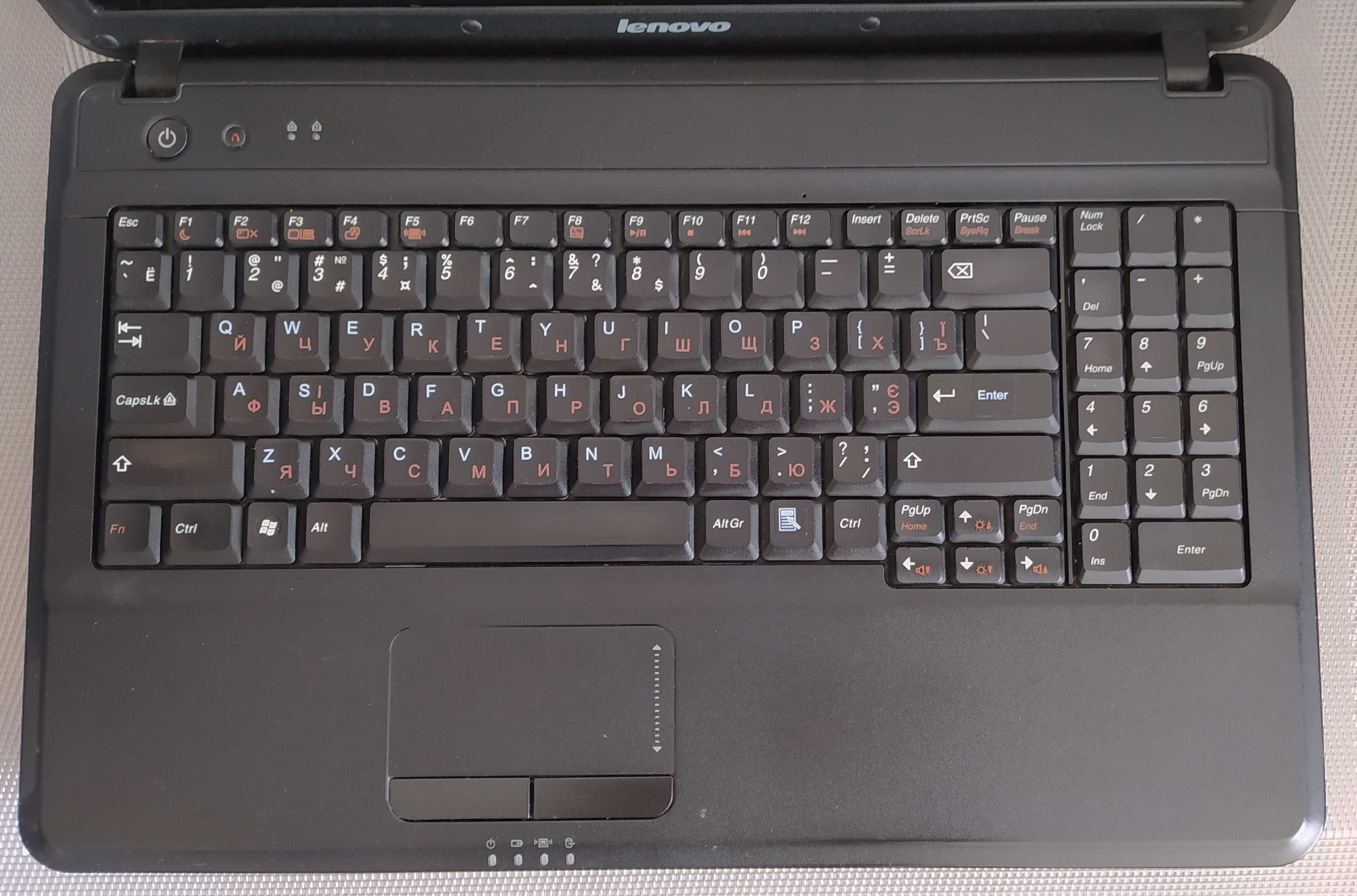 Продам б/в ноутбук Lenovo G550 в робочому стані