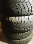 Продам  комплект зимних шин 225/60 R18