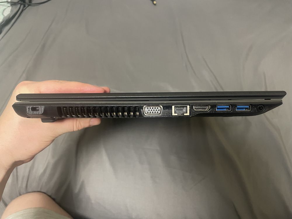 Ноутбук Acer E5-573G-312U Установлен новый SSD на 256GB. 8GB RAM