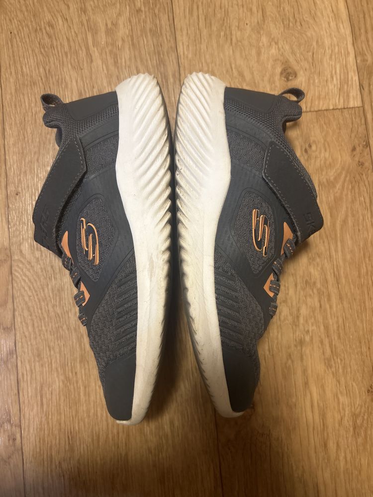 Кроссівки skechers, р. 37 ( 23,5 см)
