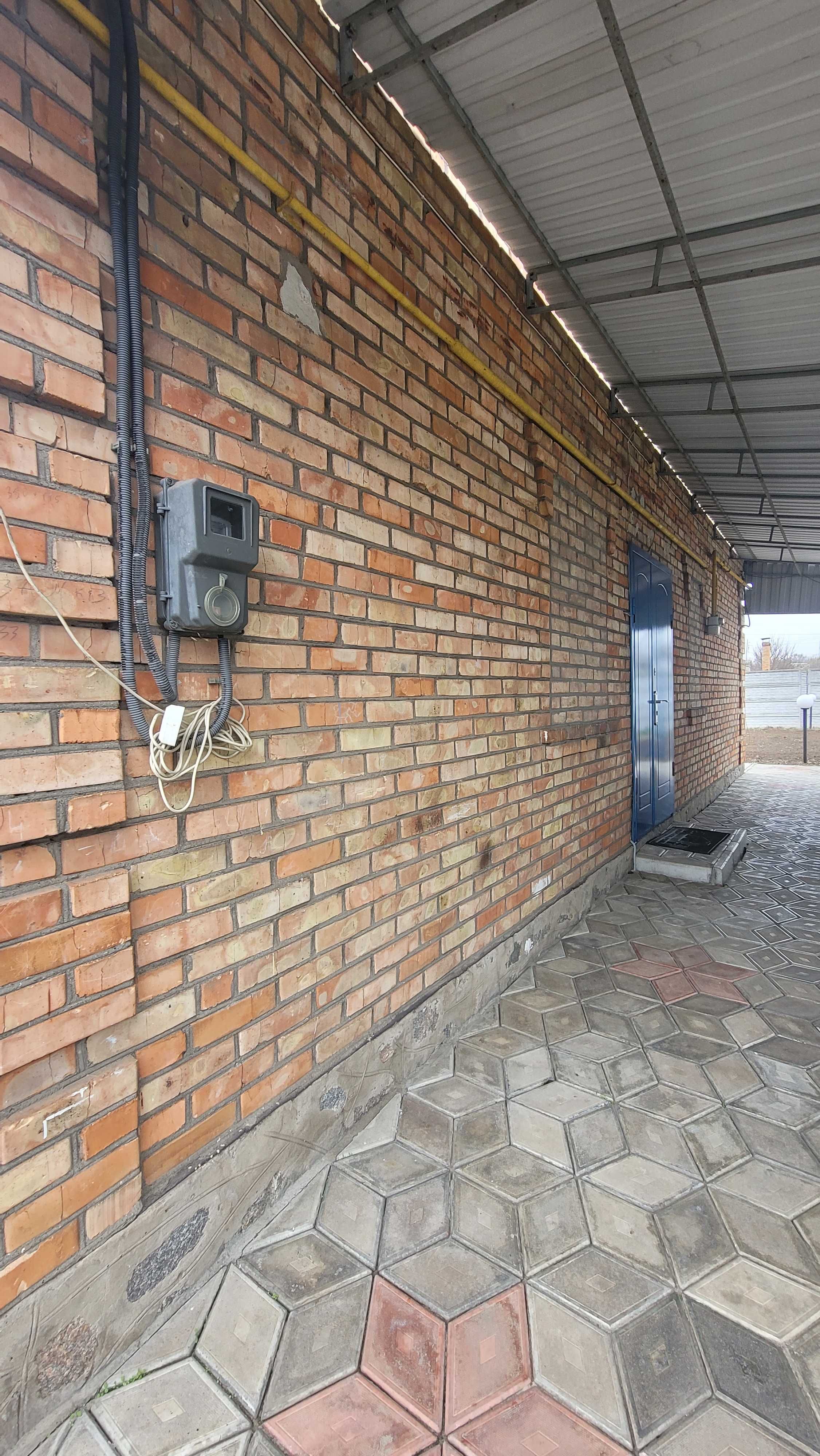 Продам відмінний укомплектований будинок в Марганці.