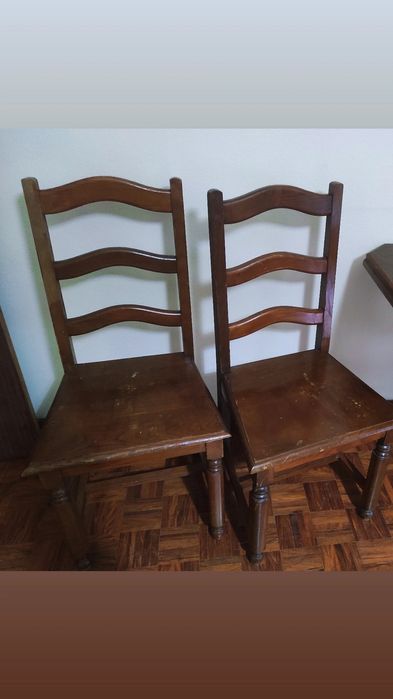 Mesa madeira maciça com 4 cadeiras