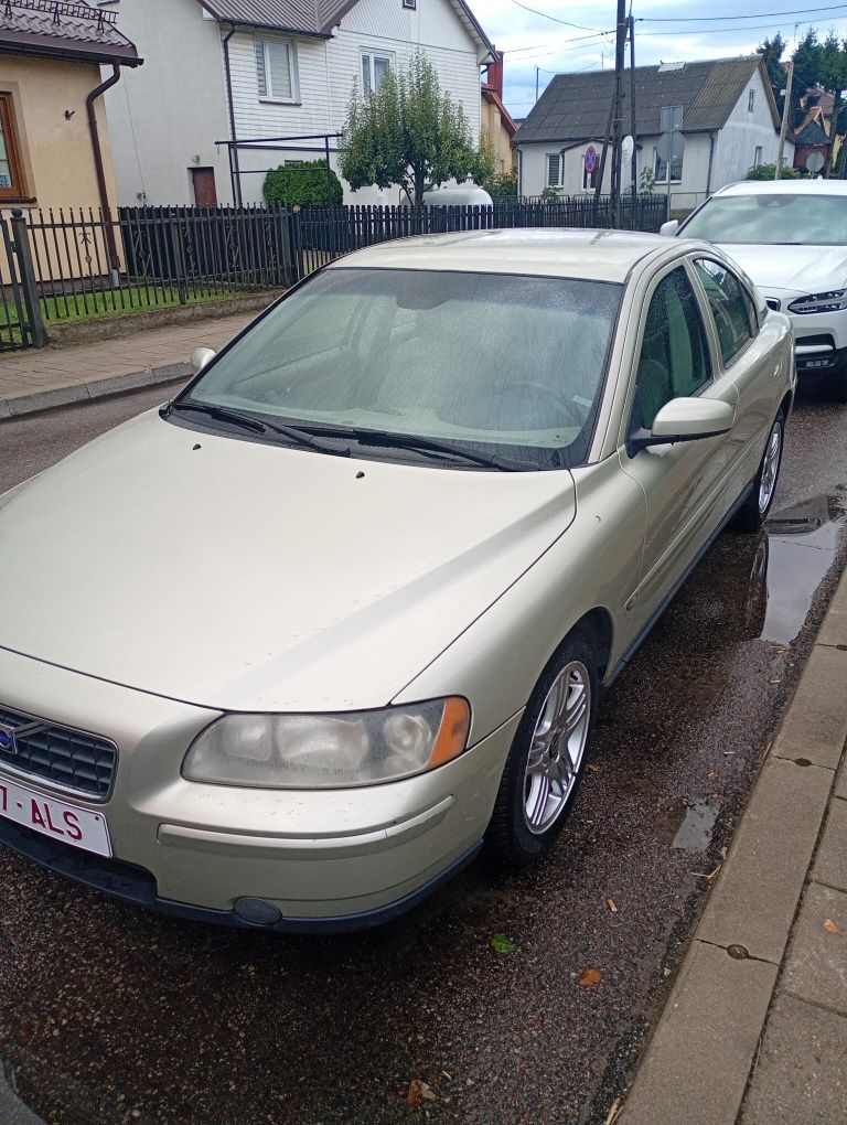 Volvo S60 2.4 D5 2005r