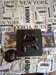 PS 4 Slim 500GB + 2 pady + 2 gry + kabel HDMI i ładowania