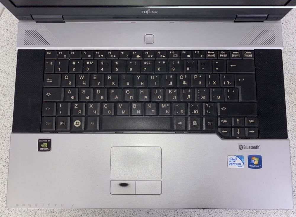 Ноутбук Fujitsu esprimo mobile v6555 (требует ремонта)