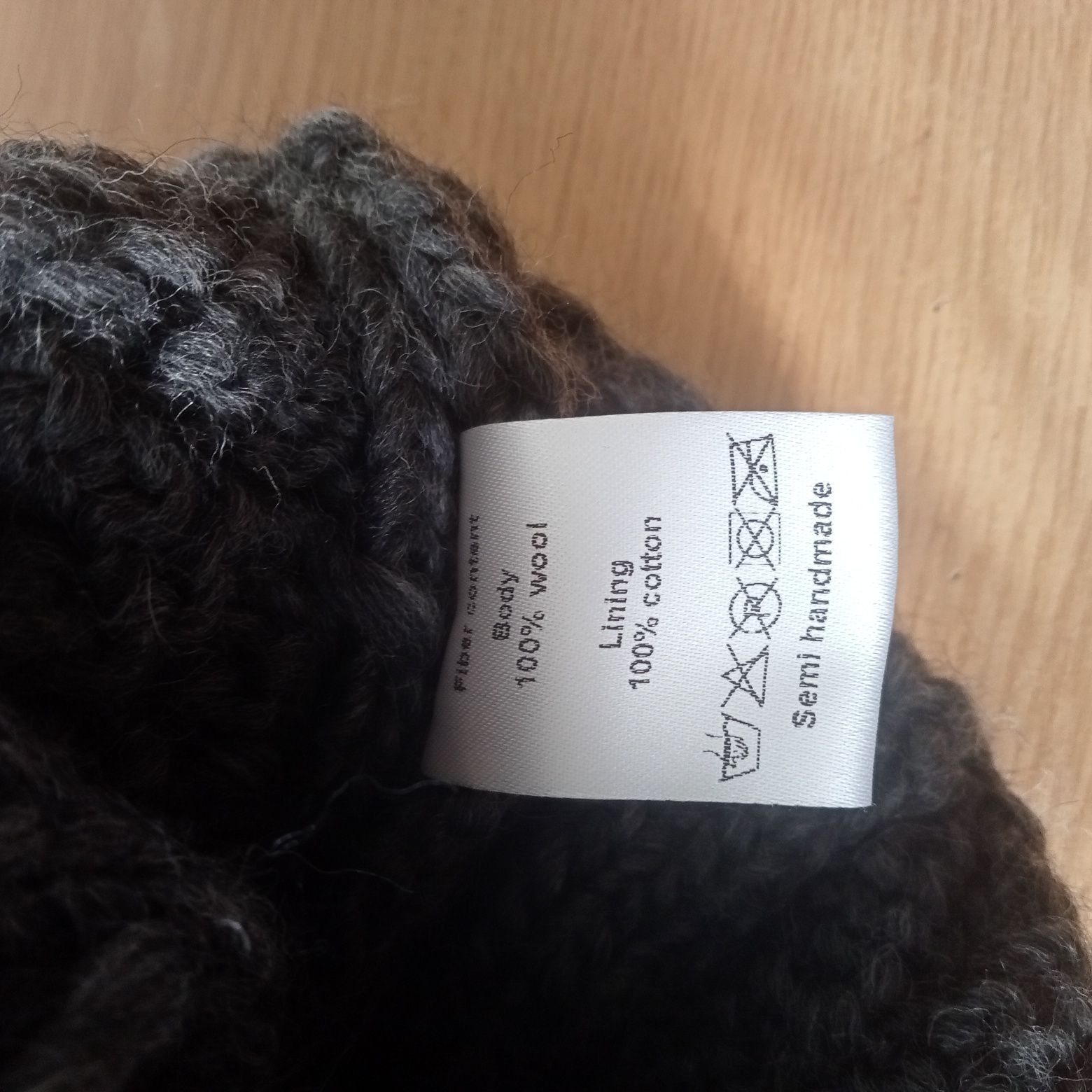 Nowa czapka pompoms wełna szara
