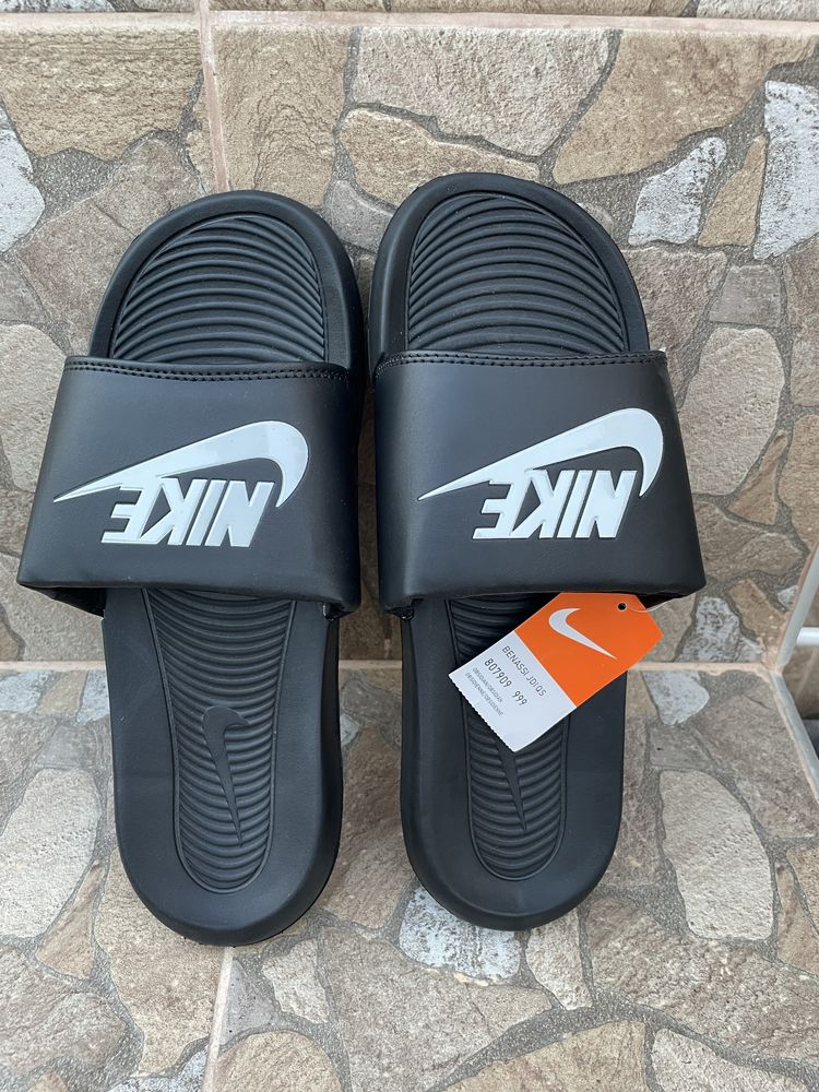 Тапки Nike Victory One Slide Чорні