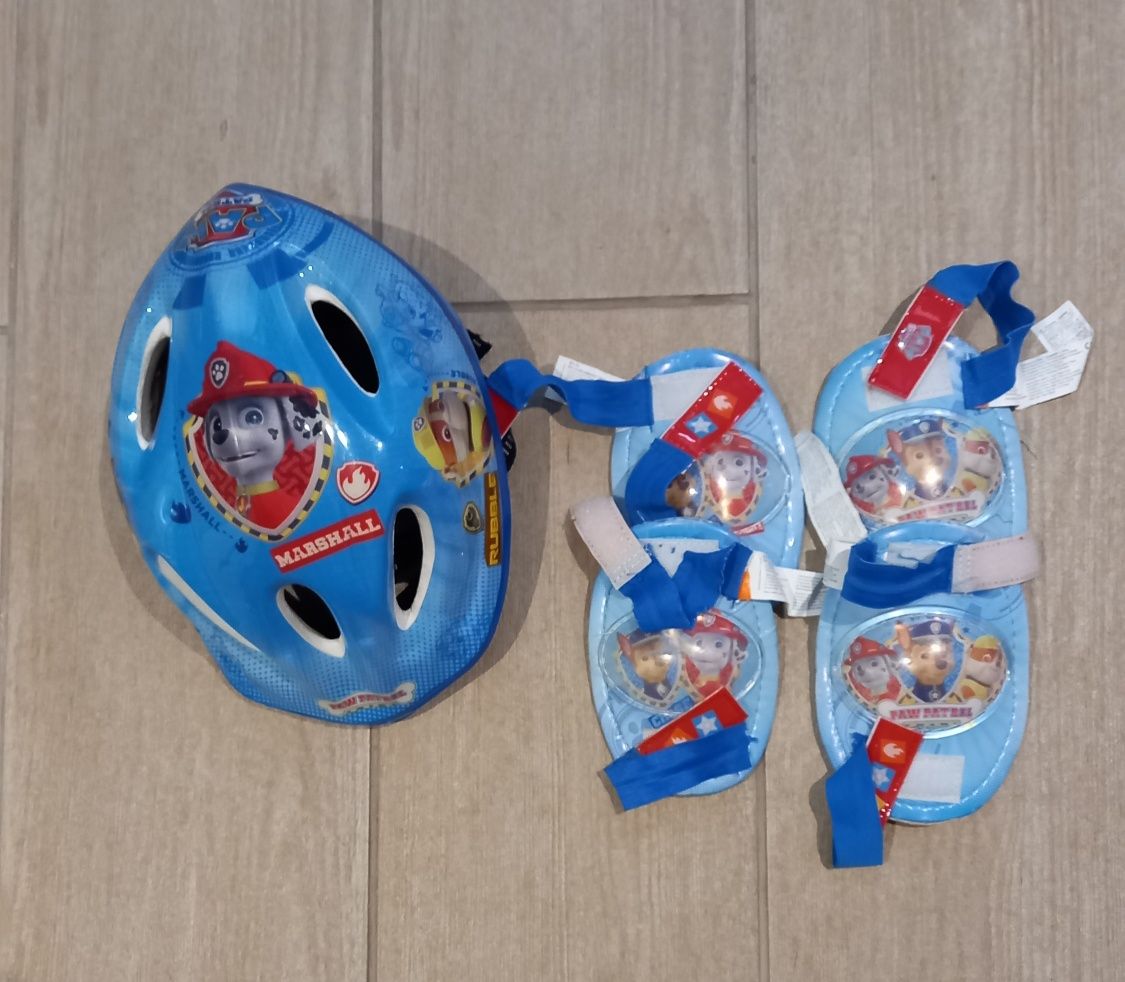 Vende-se capacete+cotoveleiras+joelheiras de criança