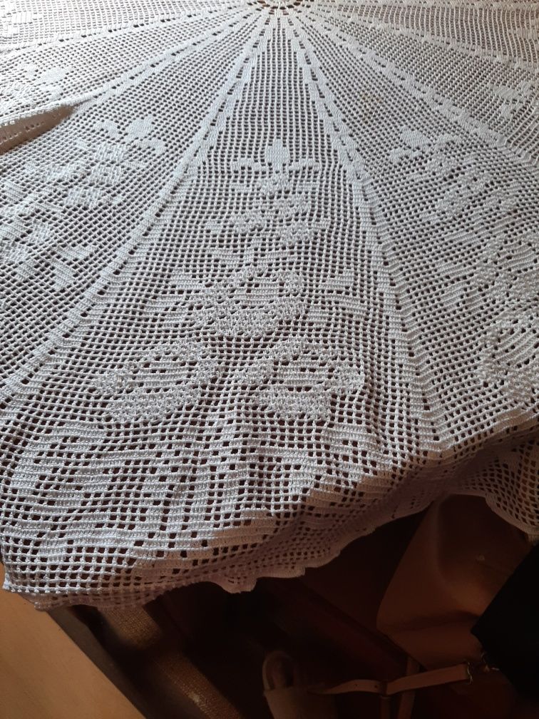 Toalha em renda branca com 80cm de diâmetro Aceitam-se encomendas!