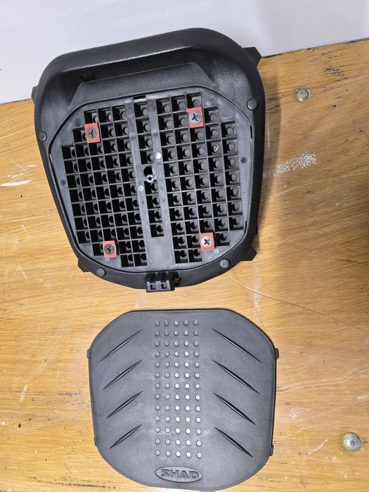 Top case Shad 29 com encosto e suporte nova